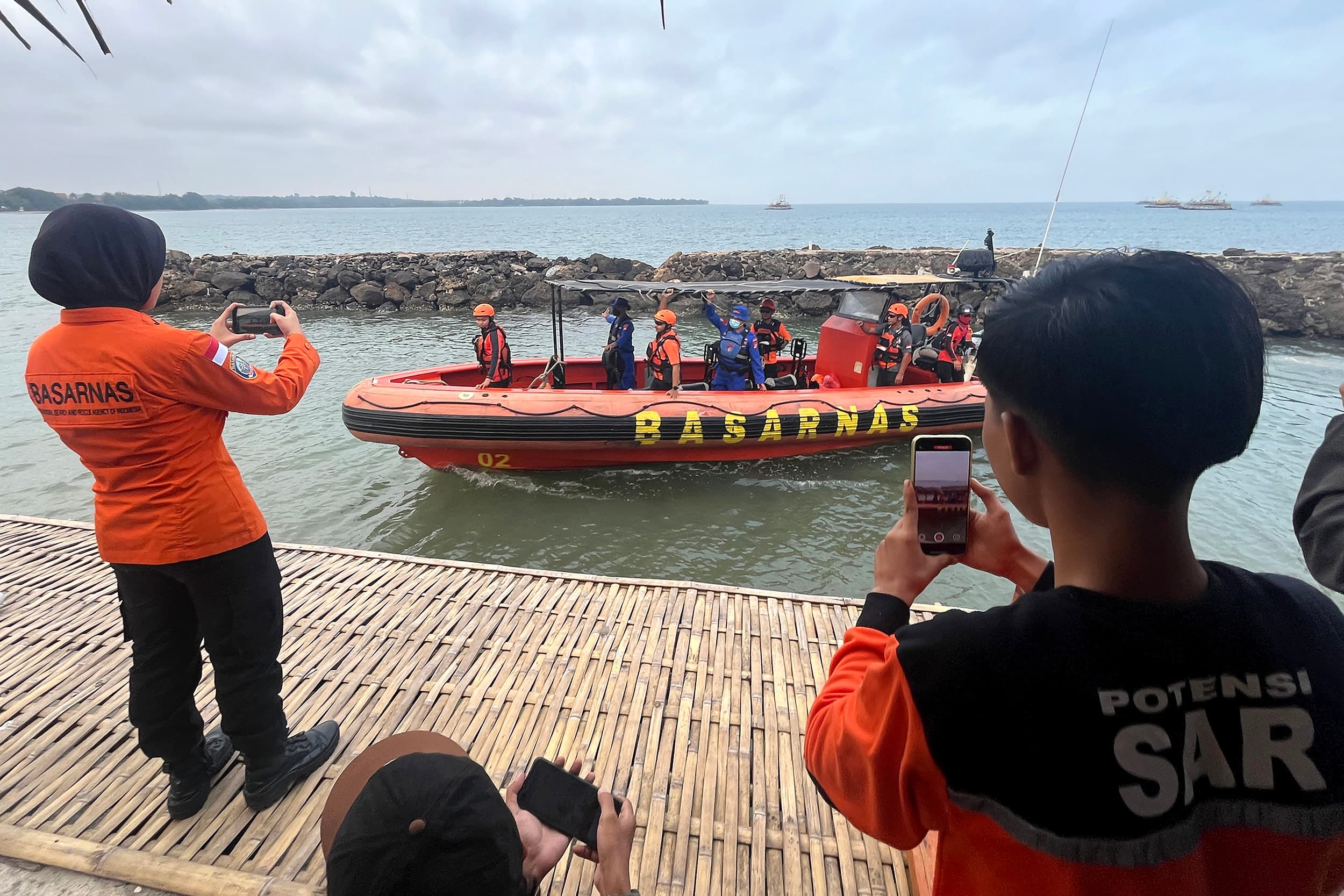 Hari Ini, Basarnas Fokuskan Pencarian Jurnalis Hilang di Utara Gunung Anak Krakatau