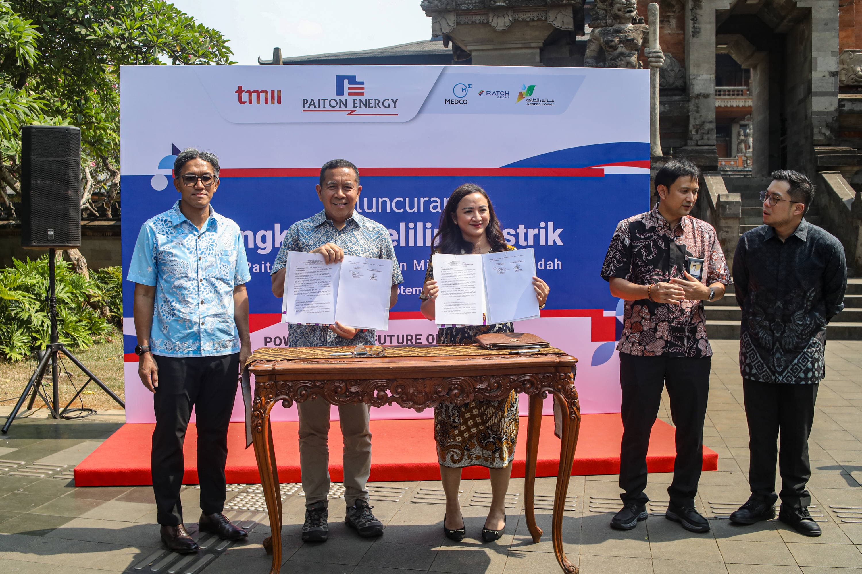 MOU Serah terima dua unit Angkutan Keliling Berbasis Kendaraan Listrik (Angling listrik) di Kompleks Taman Mini Indonesia Indah, Jakarta, Rabu (16/9/2026). AKURAT.CO/Endra Prakoso