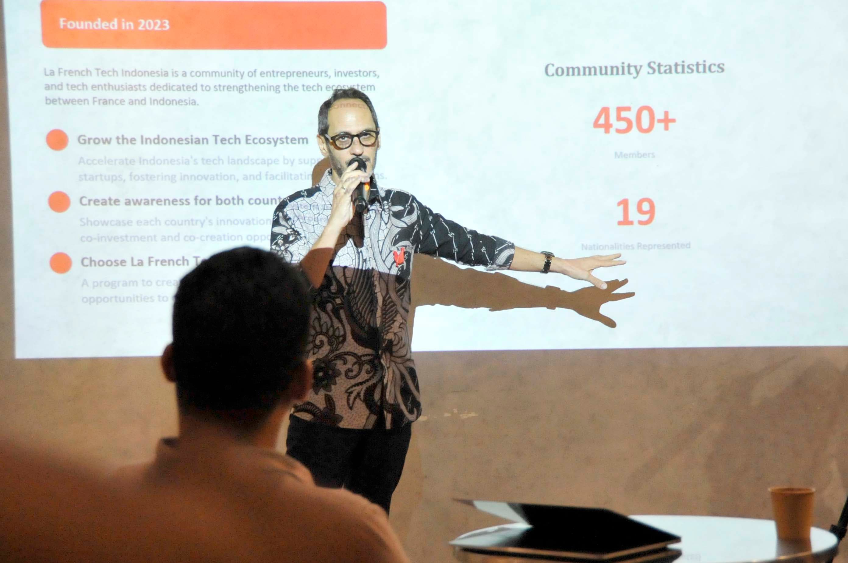 President La French Tech Indonesia Reza Pir Nazar memberikan penjelasan saat konferensi pers persiapan Innovation Summit – La French Tech di Jakarta, Selasa (27/10/2026). AKURAT.CO/Sopian