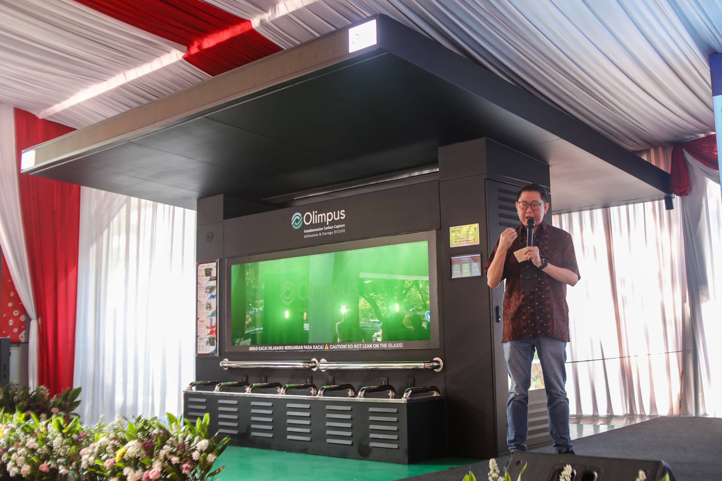 Direktur Utama PT Telekomunikasi Seluler (Telkomsel), Nugroho menyampaikan pemaparan saat Peluncuran Pilot Project Olimpus Fotobioreaktor Carbon Capture Utilization and Storage (FCCUS) di Jakarta, Kamis (8/10/2026). AKURAT.CO/Endra Prakoso