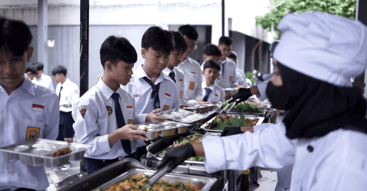 Uji Coba MBG Sistem Prasmanan di 66 SPPG, BGN Evaluasi Efisiensi dan Solusi Makanan Dingin