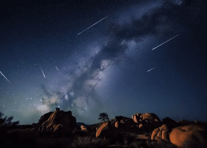 Catat! Besok Ada Hujan Meteor Draconid Di Langit Indonesia