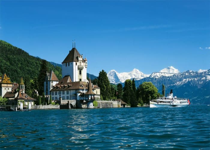 5 Rekomendasi Tempat Wisata Memukau di Swiss, Wajib Dikunjungi!