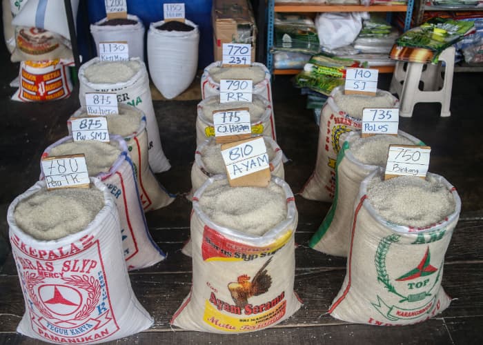 Jokowi Tak Janji Bansos Beras Lanjut Setelah Juni 2024, Netizen: Soalnya Anaknya Udah Menang!