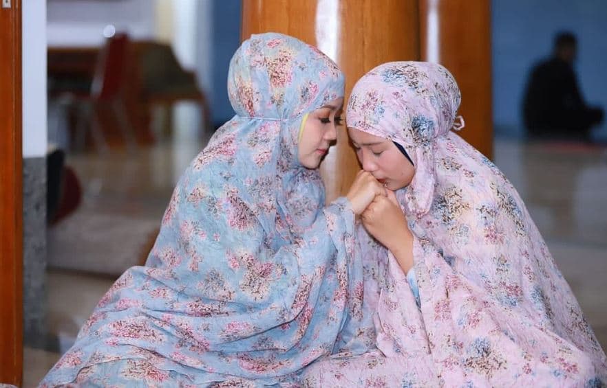 Putri Ridwan Kamil Putuskan Lepas Hijab, Netizen Shock
