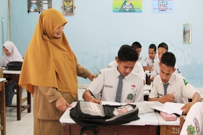 Adanya Rutinitas Harian di Satuan Pendidikan Memudahkan Peserta Didik dan Guru Karena…