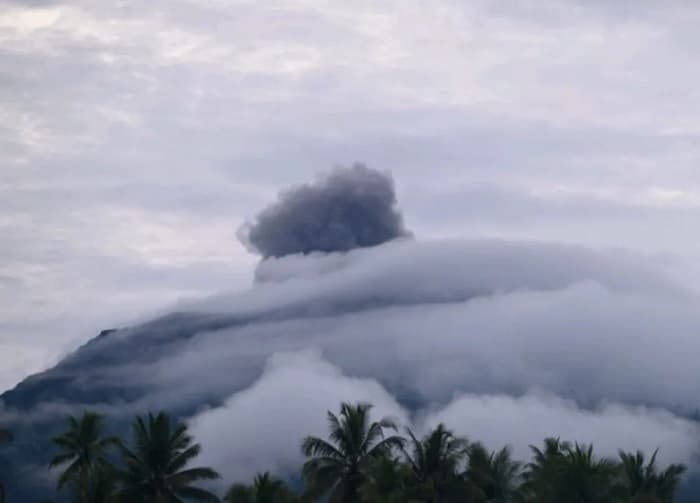 Bagaimana Pendekatan Keruangan Geografi Mengkaji Suatu Fenomena Bencana Gunung Meletus?
