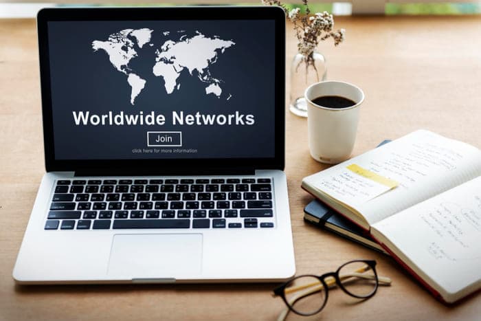 Bagaimana Mekanisme Penyelesaian Sengketa Nama Domain di Indonesia? Silakan Dianalisis Berdasarkan Sengketa Nama Domain yang Terjadi di Masyarakat.