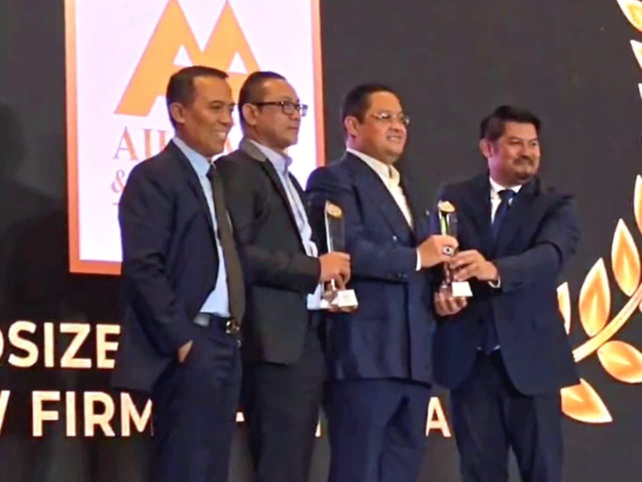 Kantor Hukum Ail Amir & Associates Raih 2 Penghargaan di Ajang Hukumonline’s Top 100 Indonesia Law Firm 2025