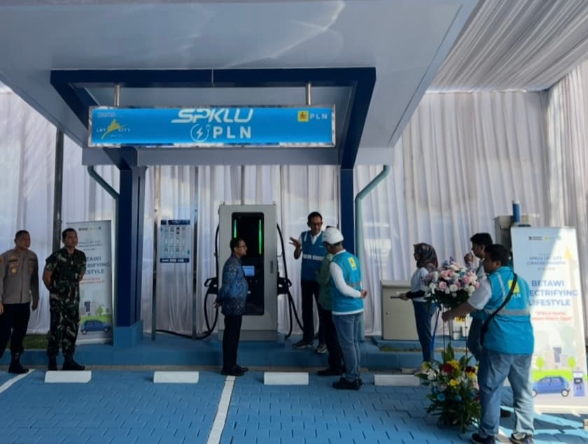 PLN Resmikan SPKLU di LRT City Ciracas, Dorong Jakarta Jadi Kota Ramah Kendaraan Listrik