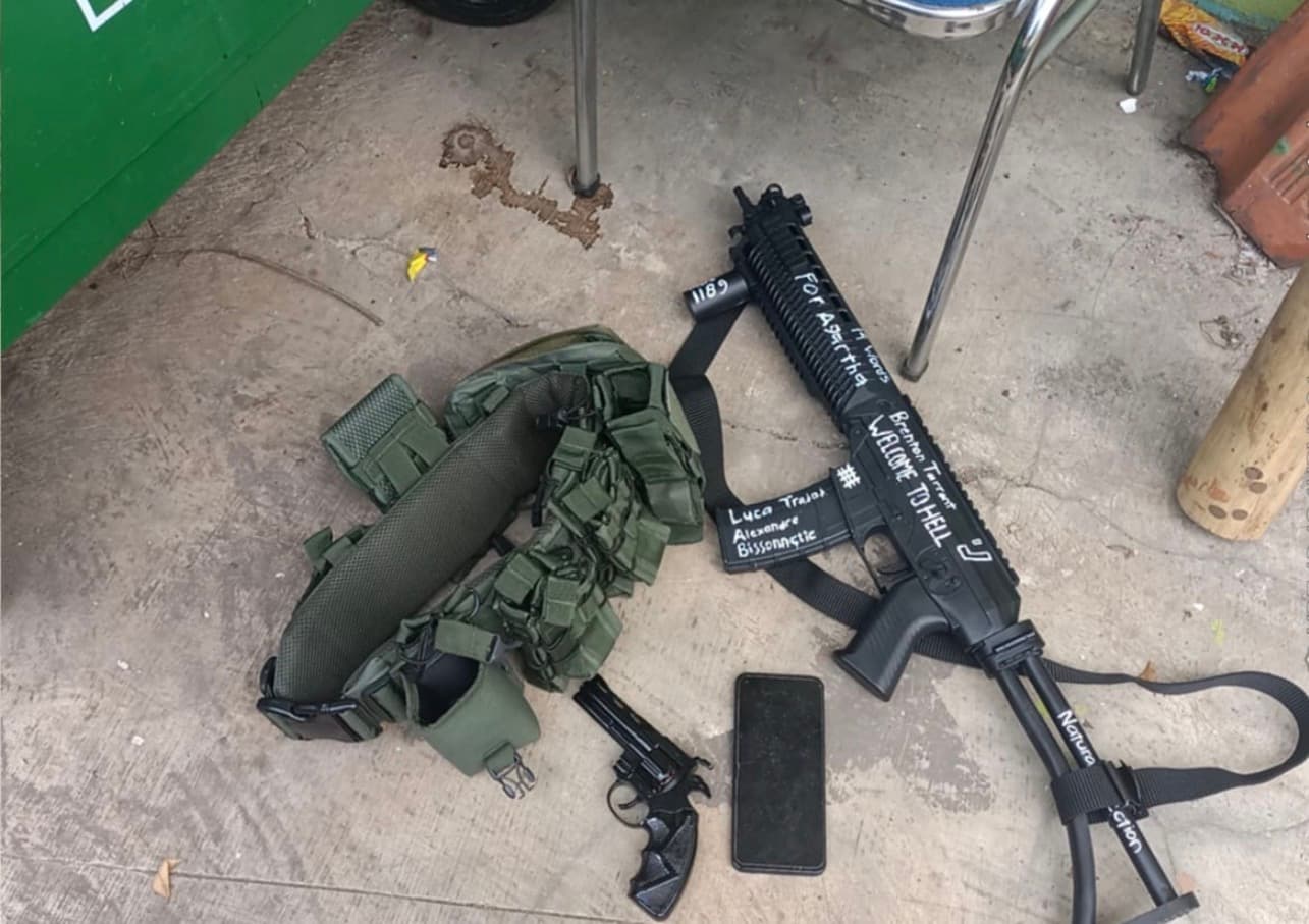 Ledakan di Masjid SMAN 72 Kelapa Gading, Polisi Temukan Senjata Bertuliskan ‘Welcome to Hell’ dan Tangkap Terduga Pelaku