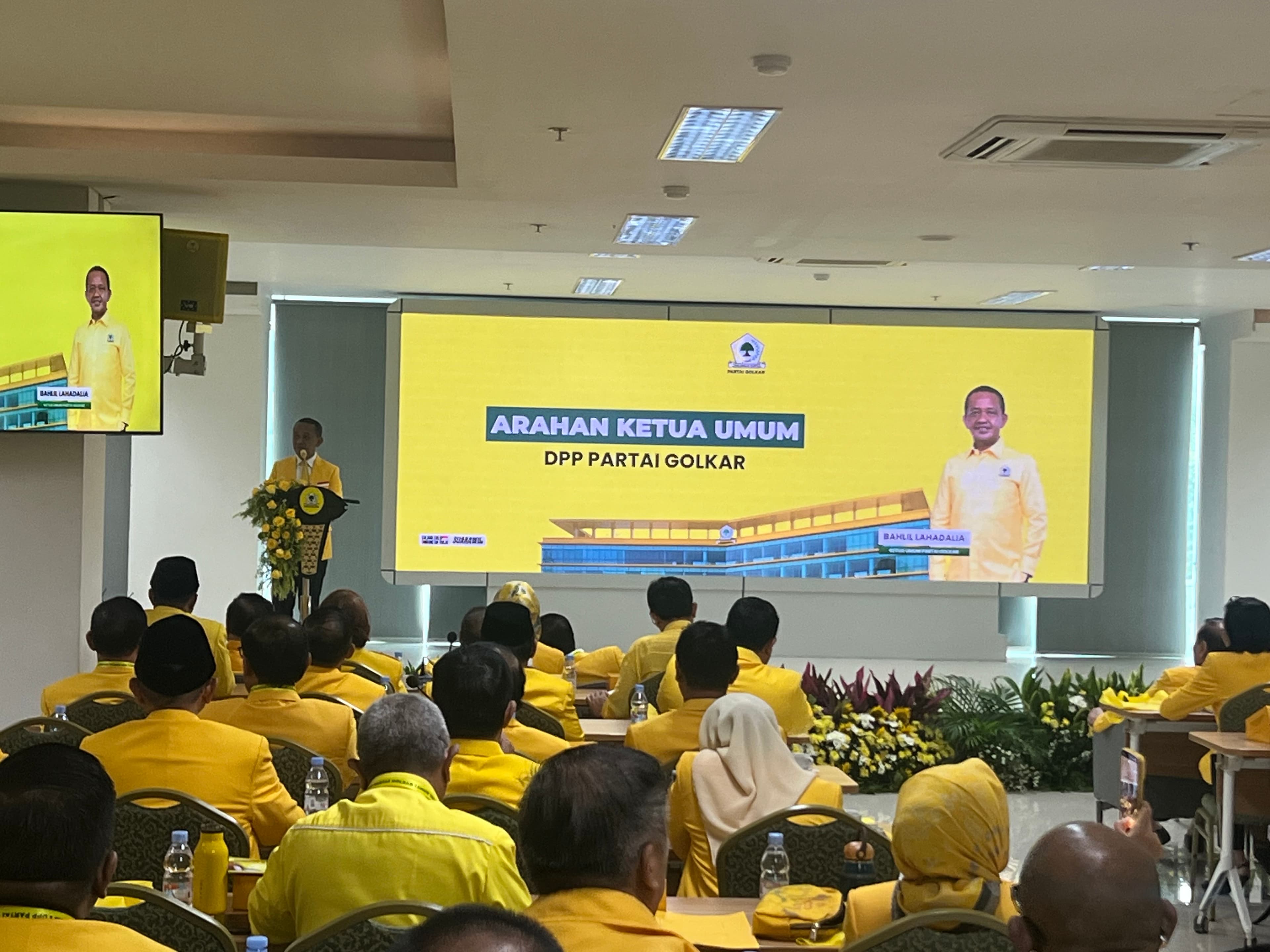 Bahlil Izinkan Kader Golkar Koreksi Kinerja DPP, Kritik Harus Disampaikan di Forum Resmi