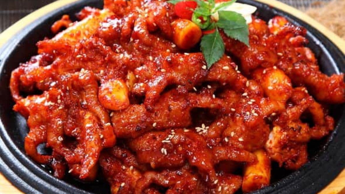 Kenapa Lidah Terasa Kebas Setelah Makan Pedas