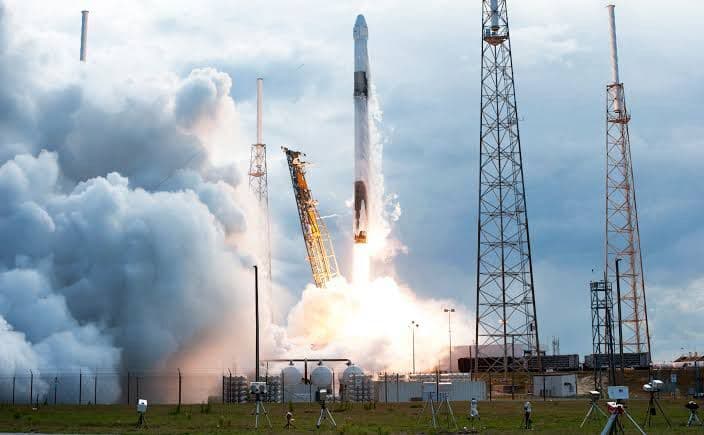 SpaceX Ajukan Rencana Meluncurkan Satu Juta Satelit untuk Dukung Kemajuan AI