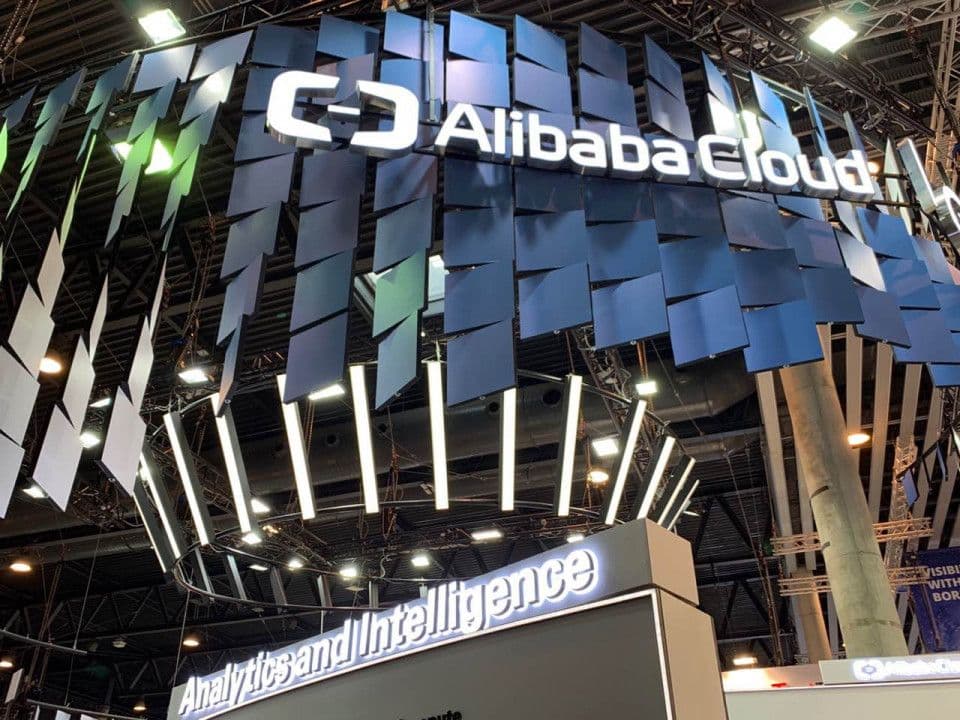 Alibaba Cloud Diakui Forrester sebagai Pemimpin Infrastruktur AI Global 2025