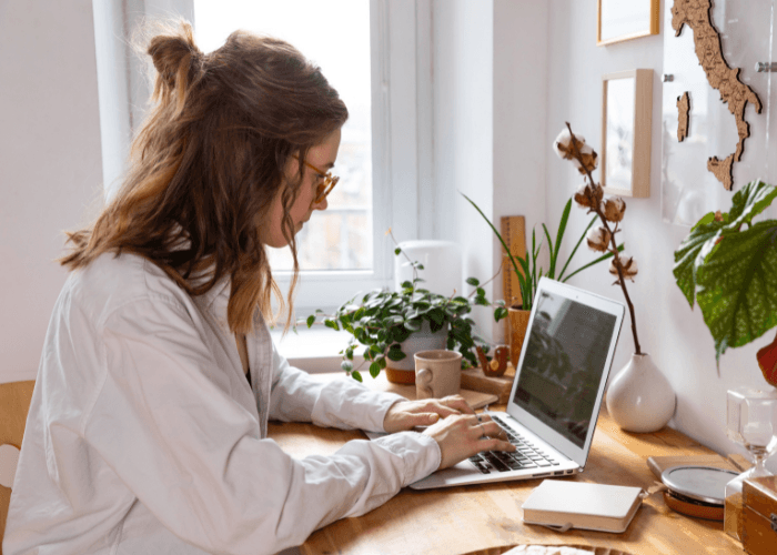 Mata Lelah karena Gadget? Ini Cara Ampuh Mengatasinya