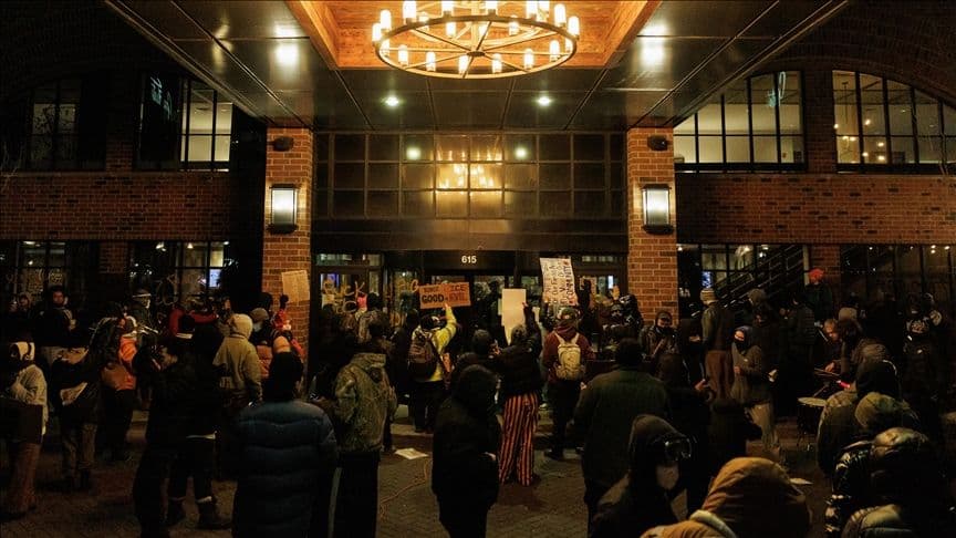 Hotel di Minneapolis Dirusak Massa, Diduga Jadi Tempat Agen ICE