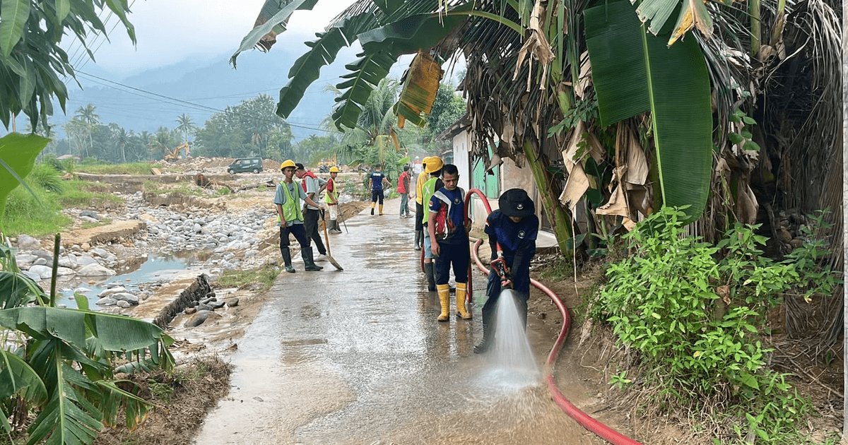 Menteri Dody Kerahkan Program Padat Karya Pascabanjir Padang
