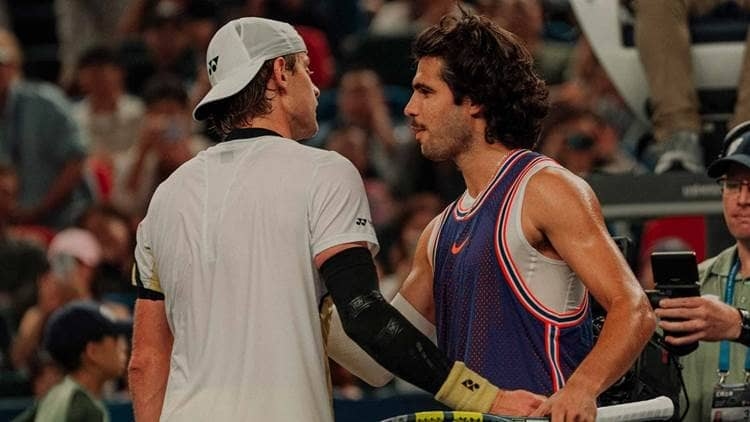 Shanghai Masters: Kejutan! Zizou Bergs Pulangkan Carlos Alcaraz, Tsitsipas 'Comeback' Heroik