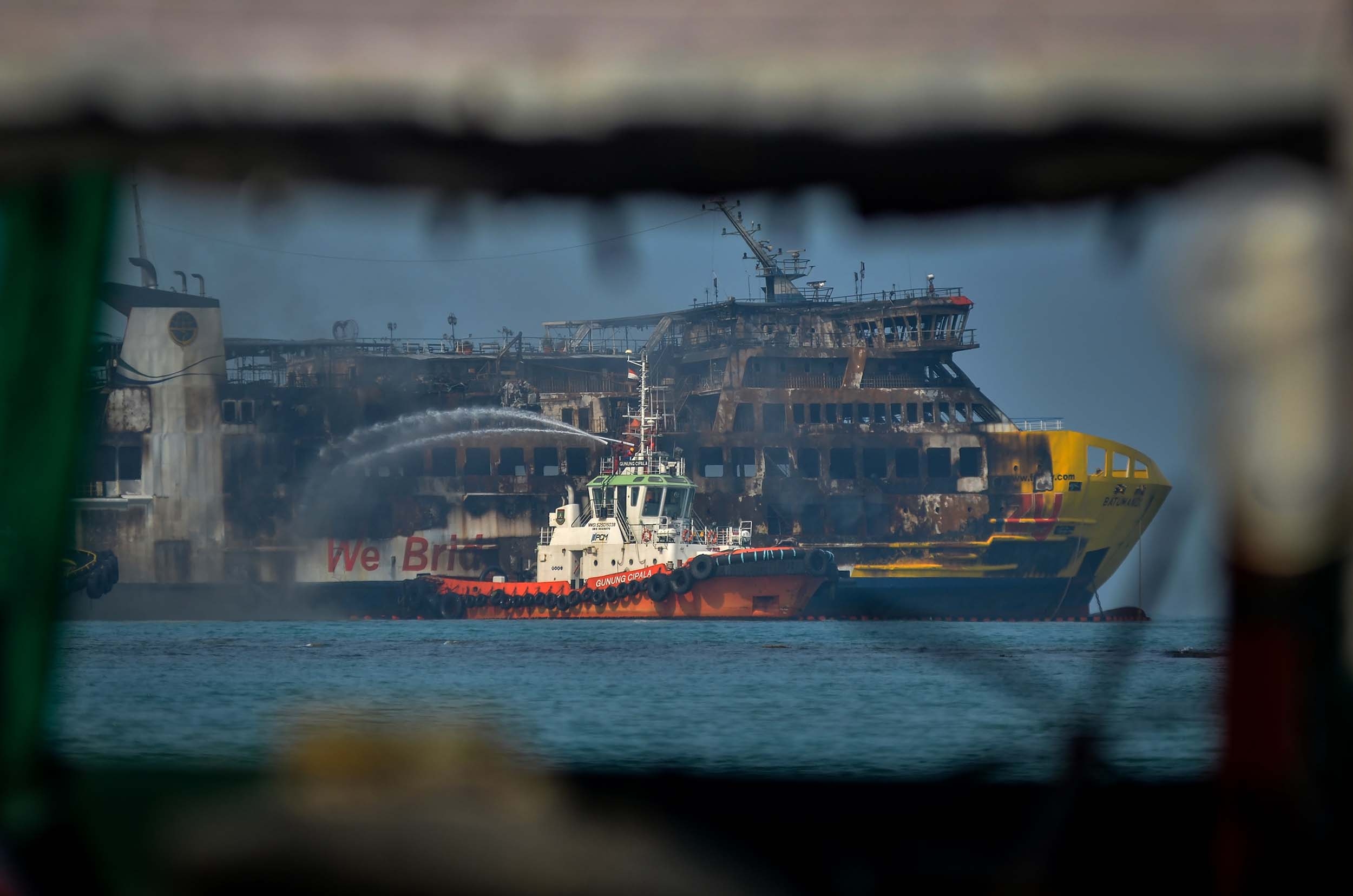 Pascakebakaran KMP Batumandi di Perairan Pelabuhan Merak