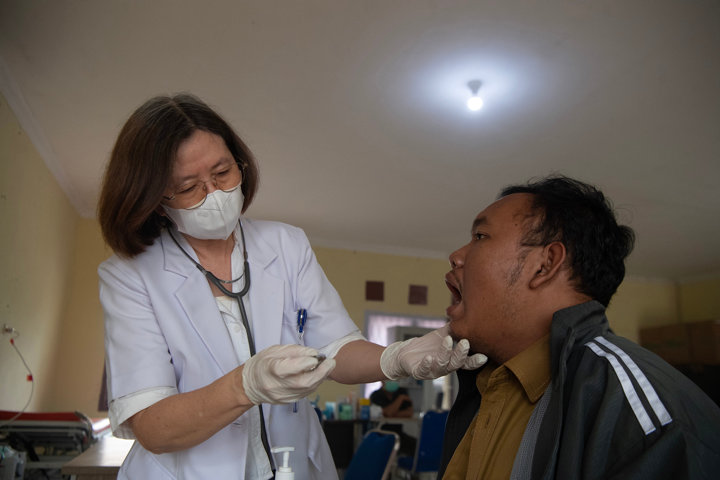 Posko Layanan Kesehatan Gratis dampak Karhutla di Palembang