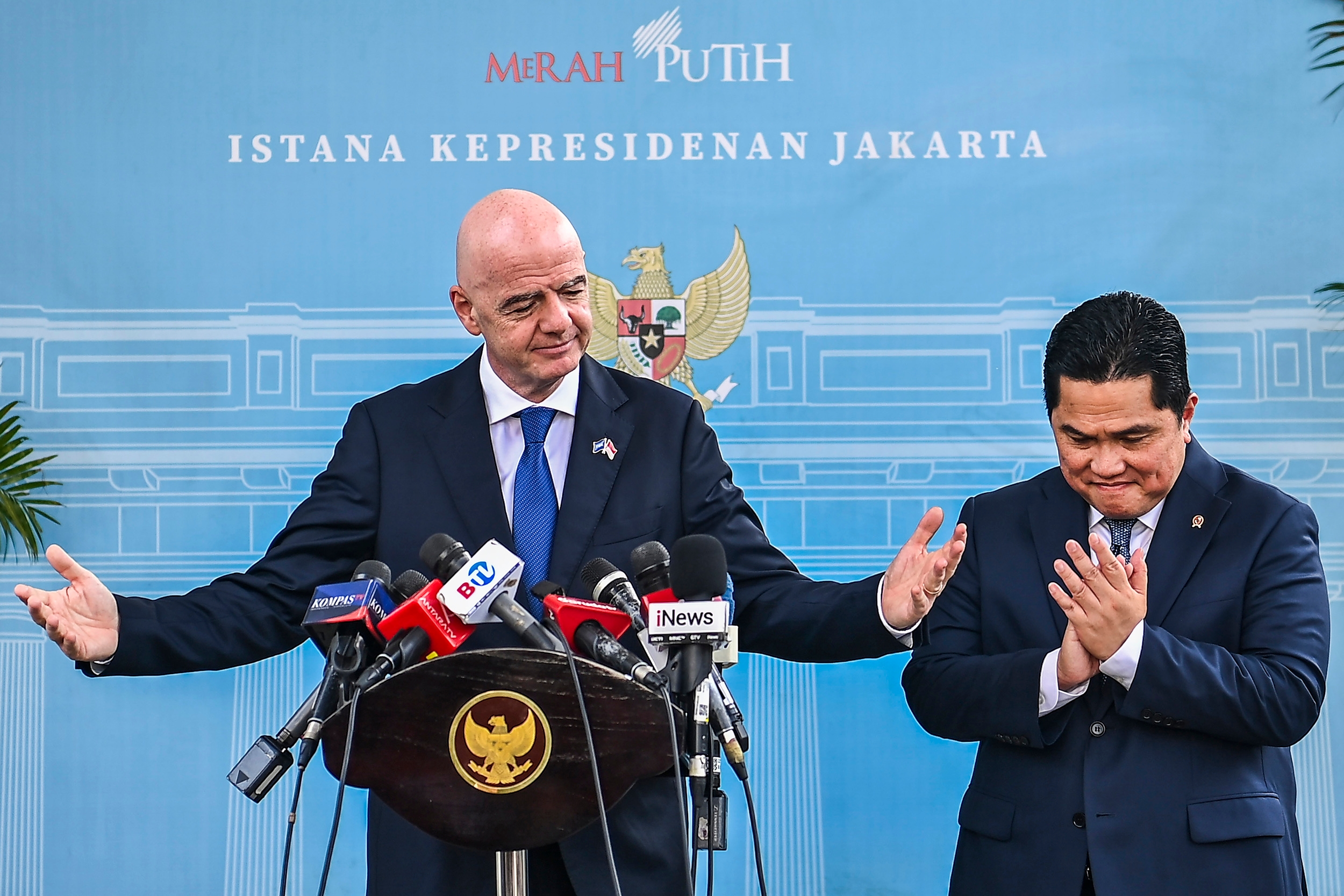 Menpora dan Presiden FIFA Bertemu Presiden Prabowo Subianto