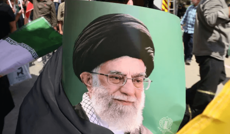 Sosok Ini Ambil Alih Kepemimpinan Iran Setelah Ali Khamenei Tewas Akibat Serangan AS-Israel