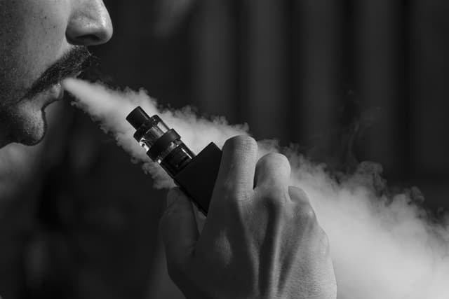 Singapura Memperberat Hukum Vape, Pengguna Terancam Denda hingga Rp120 Juta