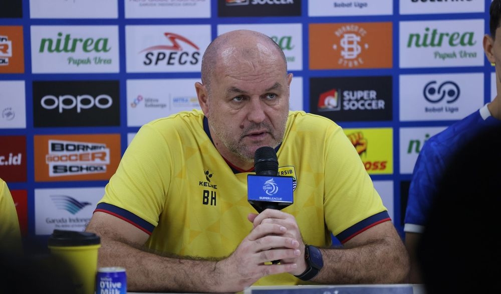 Persib Kembali ke Puncak, Bojan Hodak Tetap Kritik Permainan Timnya Lawan Bhayangkara