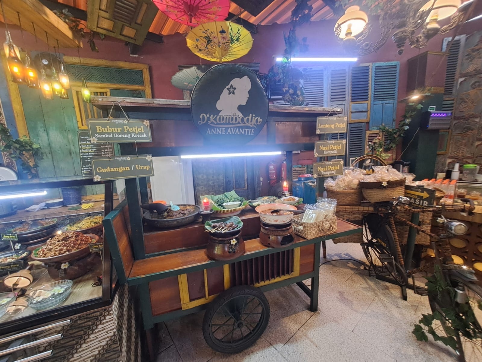 Nostalgia Rasa yang Menghidupkan Wisata Kuliner Semarang, D'Kambodja Heritage by Anne Avantie yang Berkembang Bersama BRI