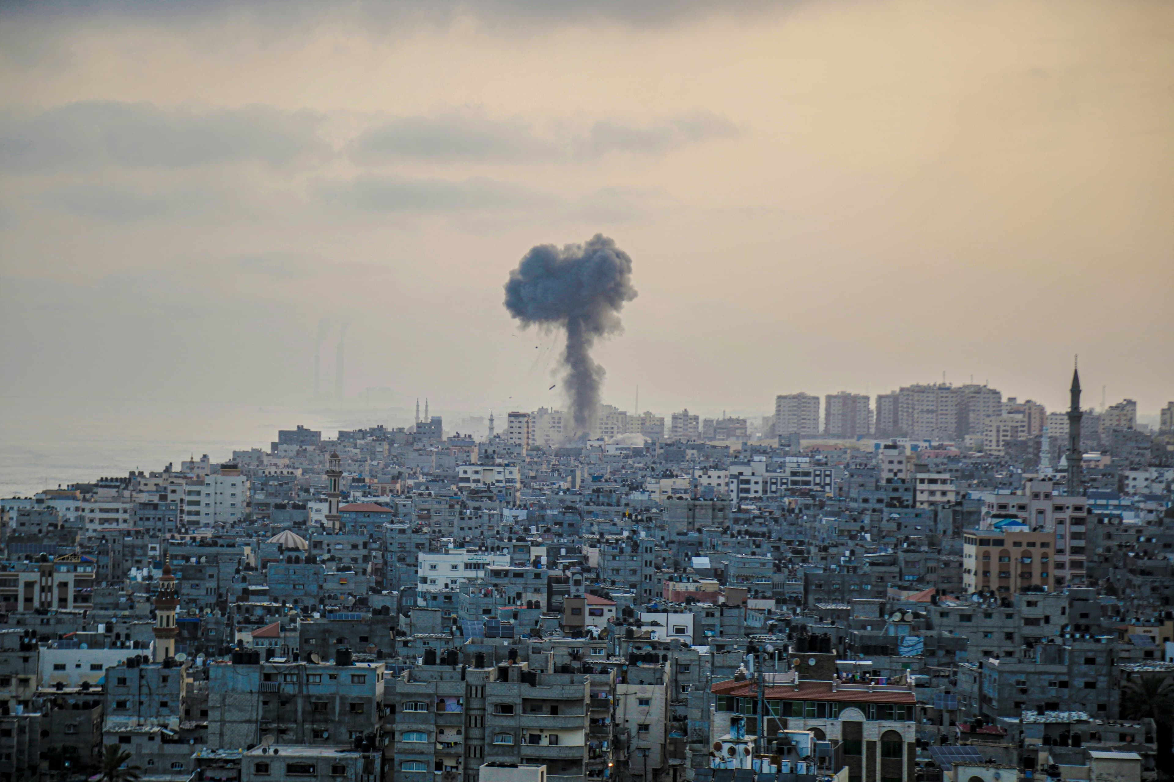 Serangan Israel di Khan Younis Tewaskan Tiga Warga, Gaza Laporkan Ribuan Pelanggaran Gencatan Senjata