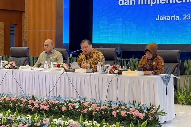 Rupiah Ambruk 105 Poin ke Rp17.286, Airlangga: Kita Monitor Saja