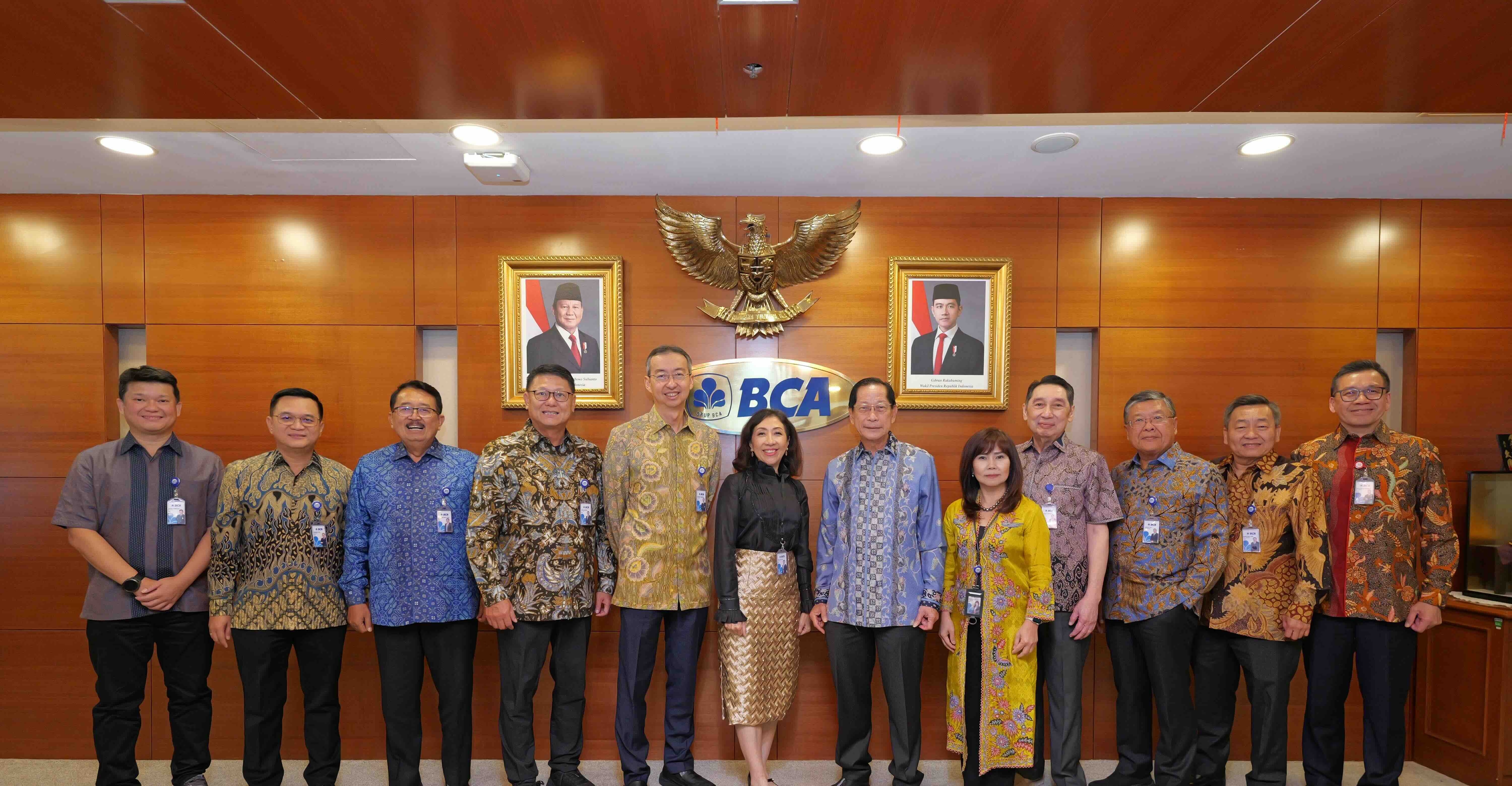 Kredit BCA Tumbuh 5,6 Persen, Likuiditas Melimpah Sentuh Rp1.089 Triliun