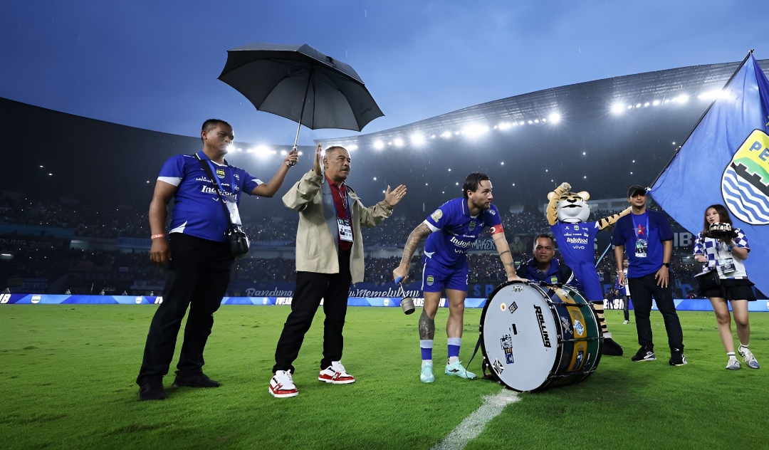 Persija vs Persib: Umuh Muchtar Tegaskan Maung Bandung Wajib Menang