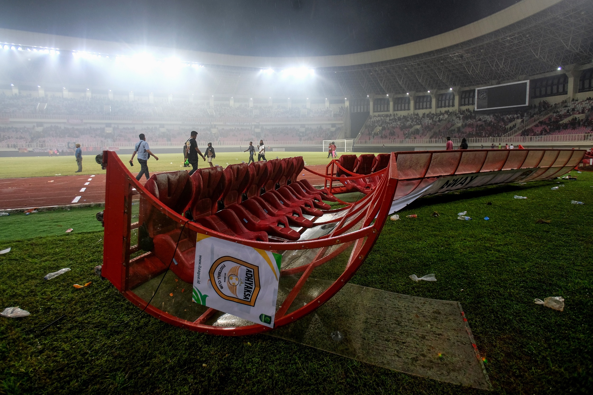 Klub Rugi, Investor Merasa Terancam: Suporter Sepakbola Indonesia Mau Diapakan ?