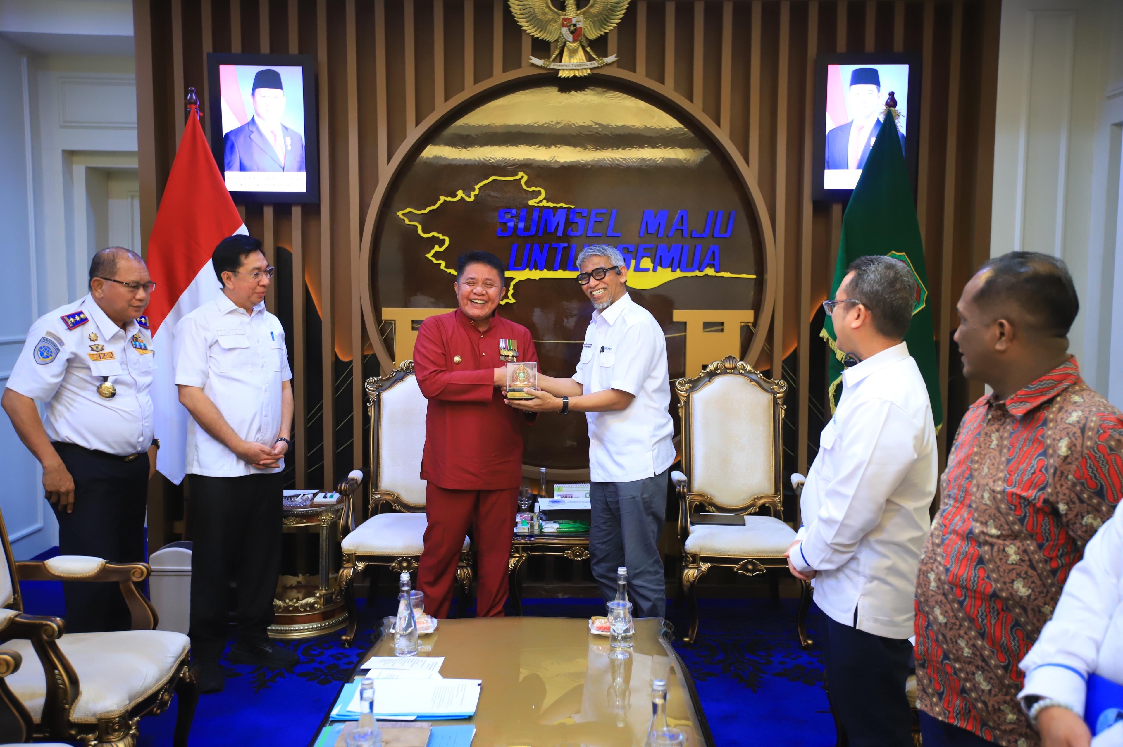 Urai Kepadatan Logistik di Palembang, Gubernur Herman Deru Dorong Percepatan Pelabuhan Tanjung Carat