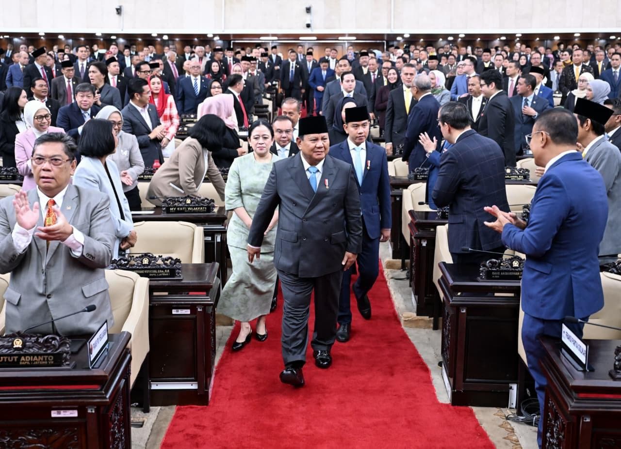 Ekonomi Jalan Tengah Prabowo: Menjalankan Smart State Trading dengan Tata Kelola Modern Transparan