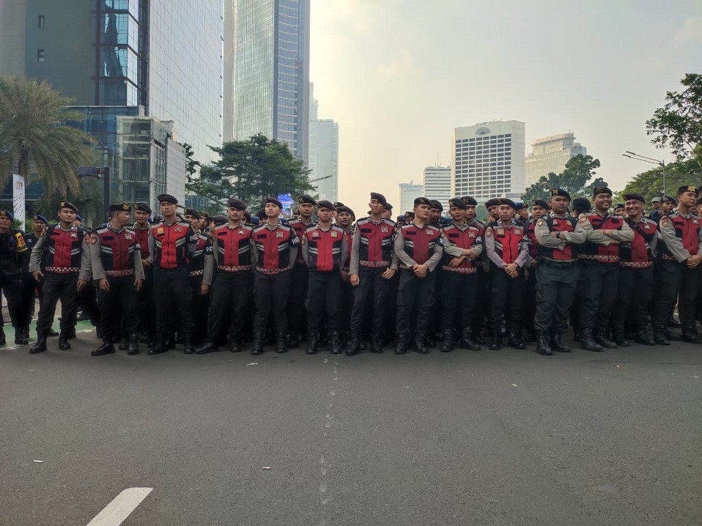 Mahasiswa Tertahan Barikade Aparat, Lalu Lintas MH Thamrin Lumpuh Lebih dari Satu Jam