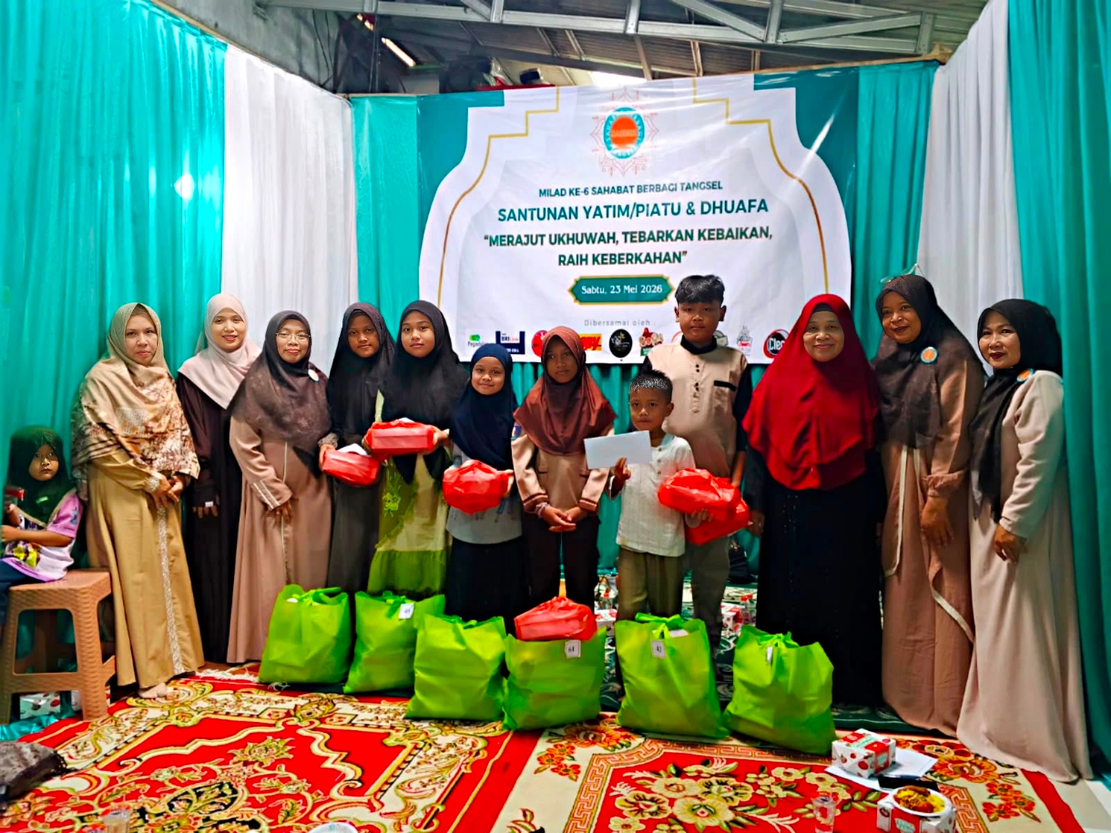 Pegadaian Pondok Aren Salurkan Santunan untuk Anak Yatim