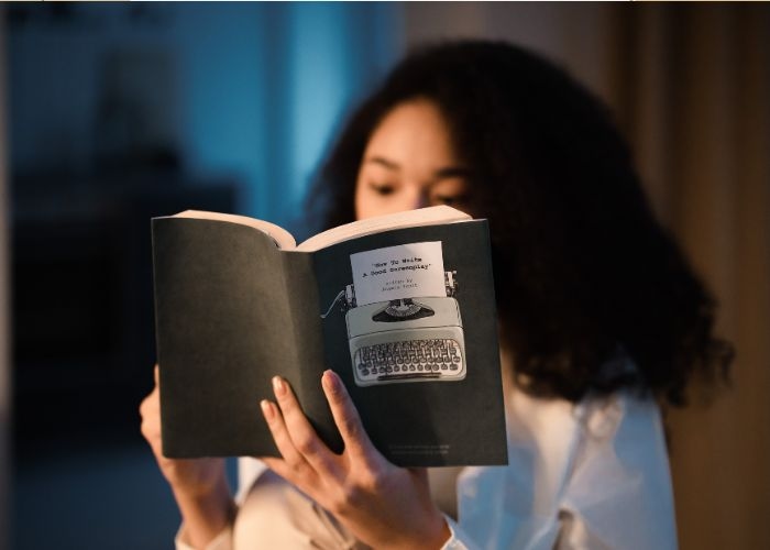 Pencitraan vs Keberkahan: Menakar Fenomena Viral Joki Buku dalam Pandangan Islam tentang Kejujuran