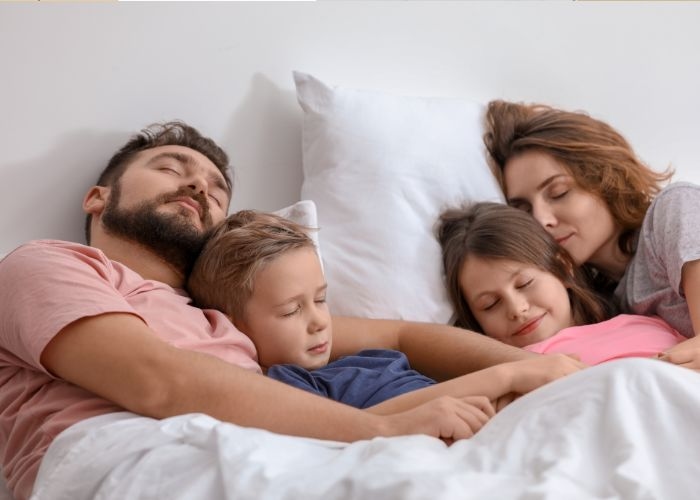 5 Kalimat yang Anak Butuhkan dari Orang Tua Sebelum Tidur