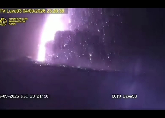 Cara Melindungi Diri dari Abu Vulkanik Gunung Anak Krakatau, Ini 10 Langkah Penting!