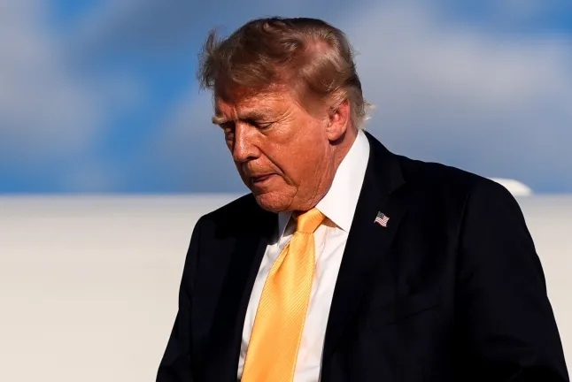 Jadi Bahan Candaan, Rambut Donald Trump Mendadak Lebih Gelap
