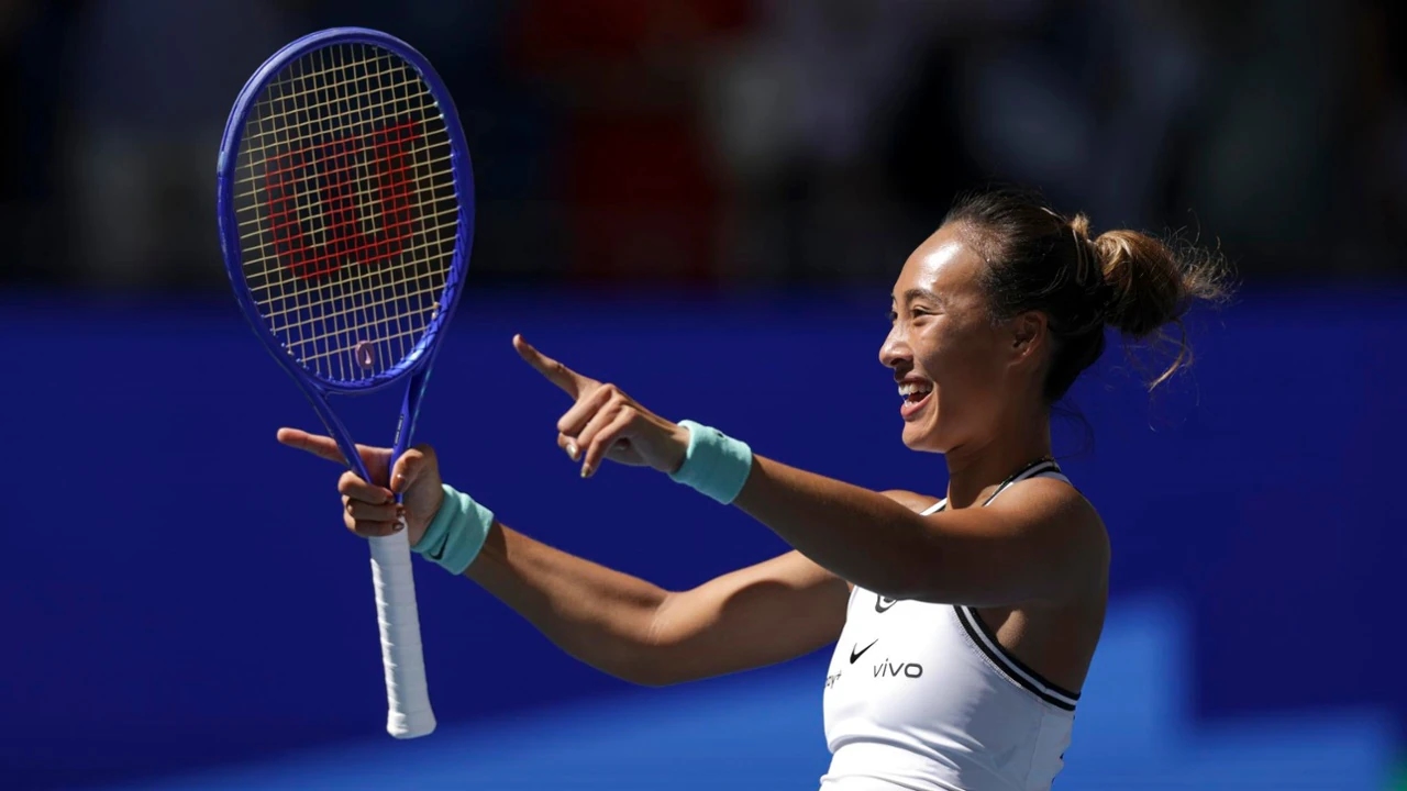 AS Terbuka: Comeback Fantastis! Zheng Qinwen Pulangkan Iga Swiatek untuk Rebut 8 Besar