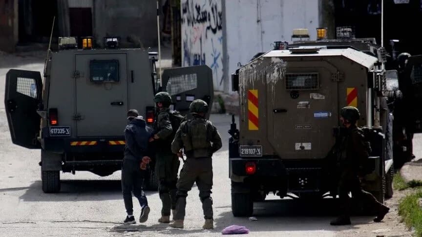 Israel Tangkap Sedikitnya 20 Warga Palestina dalam Razia di Tepi Barat