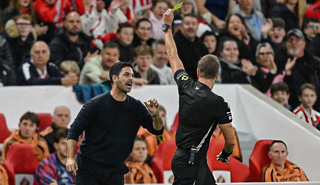 Kritik Wasit, Mikel Arteta Kini Dianggap Bertindak Seperti Sir Alex Ferguson