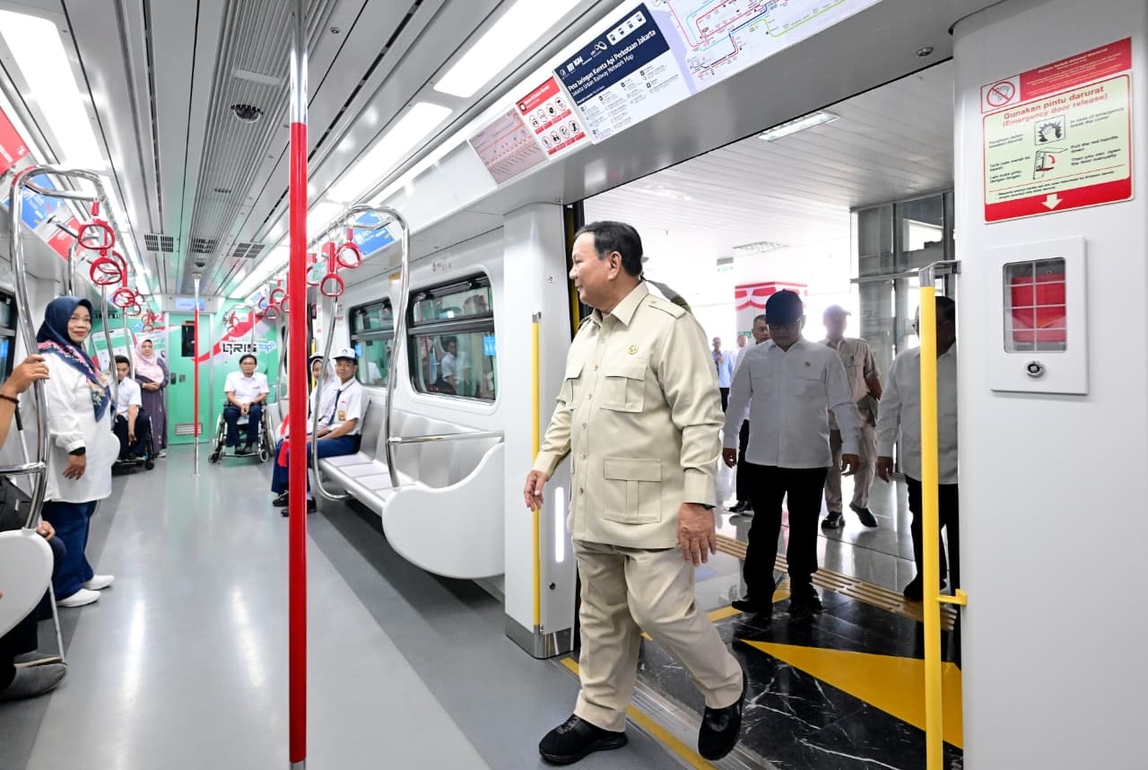 Prabowo Senang Bisa Jajal LRT Kelapa Gading-Manggarai: Enak Naik LRT, Luar Biasa
