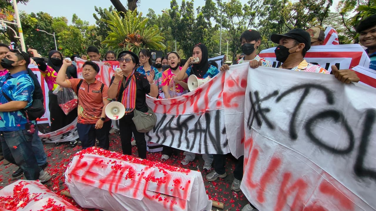 3 Bulan Tak Bekerja, Ratusan Karyawan Club de Arjuna Mengadu ke Balai Kota DKI