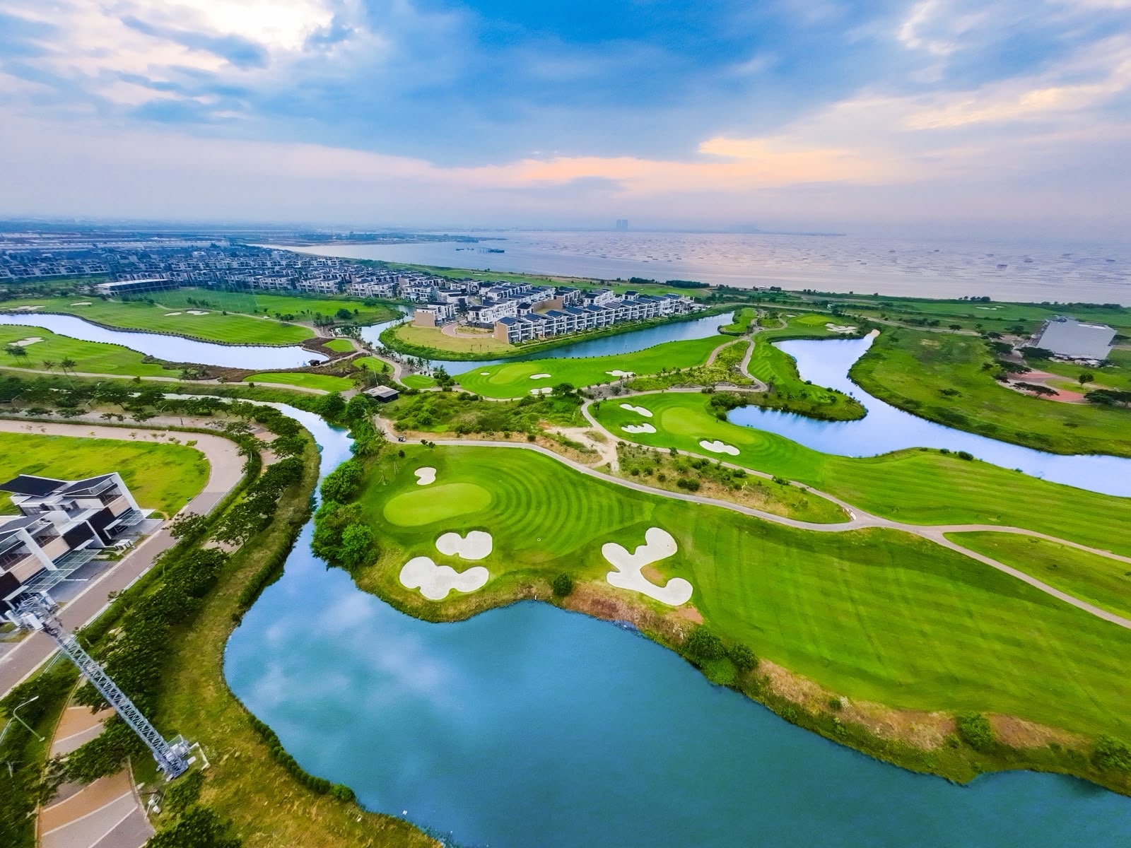 Tak Perlu Tunggu Bangun, Hunian di Golf Island PIK Ini Sudah Siap Ditempati