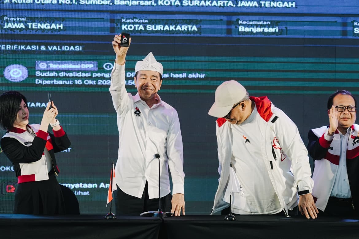 Hadiri Rakorda, Jokowi Tunjukan Kartu Anggota PSI